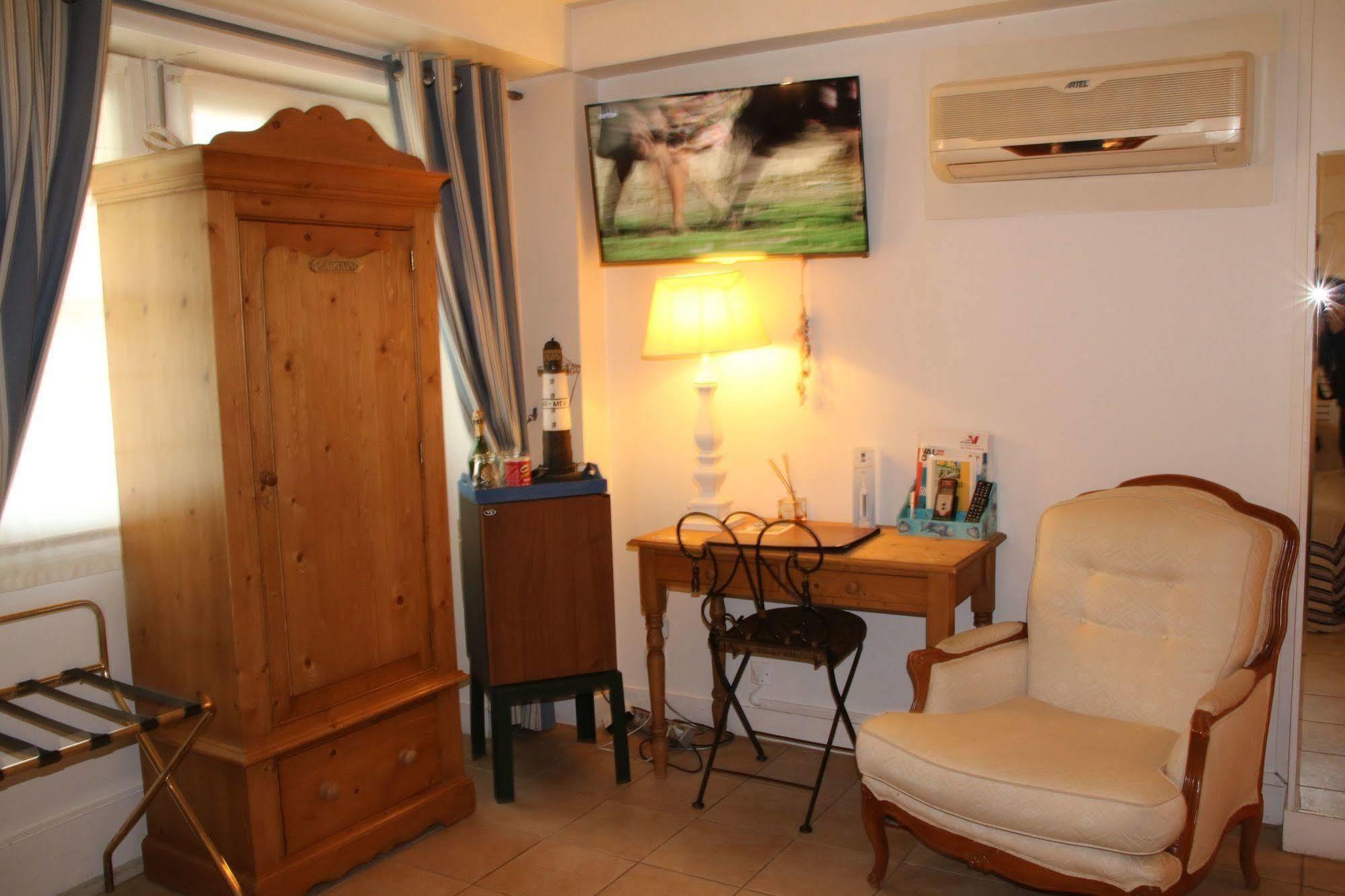 Hostellerie Du Prieure Saint-Prix Kültér fotó