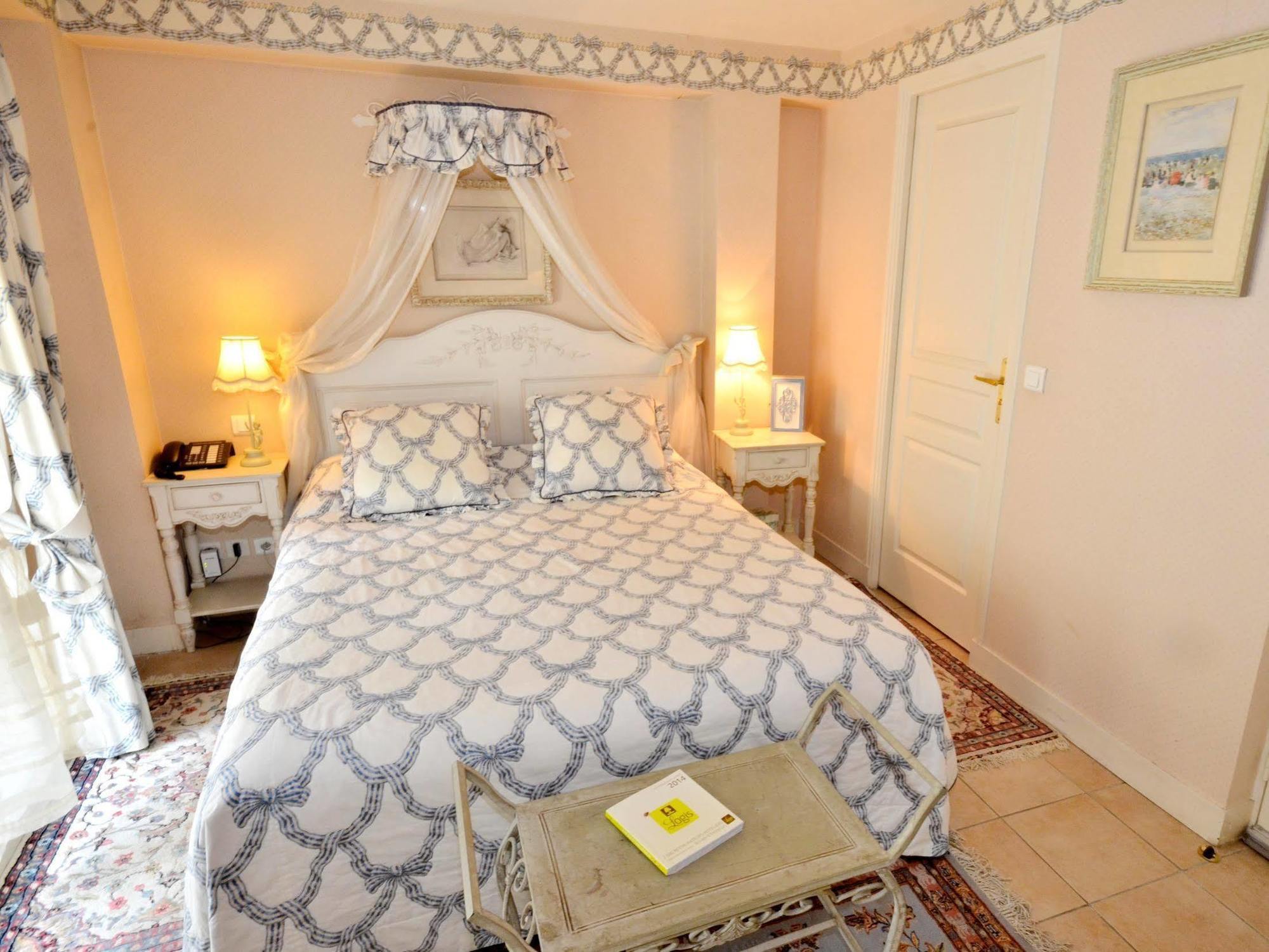 Hostellerie Du Prieure Saint-Prix Kültér fotó